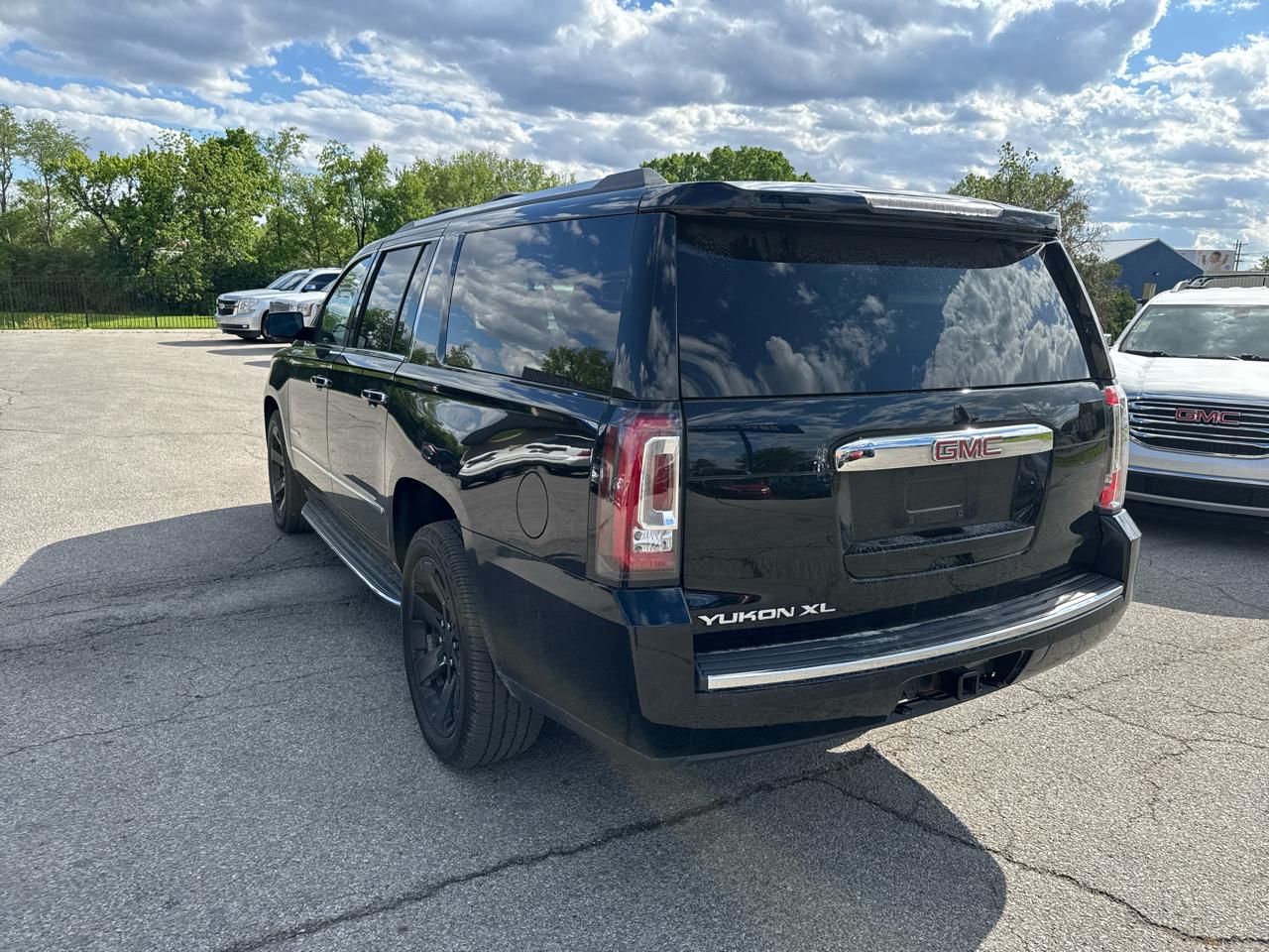 GMC Yukon XL Denali 4WD 2016