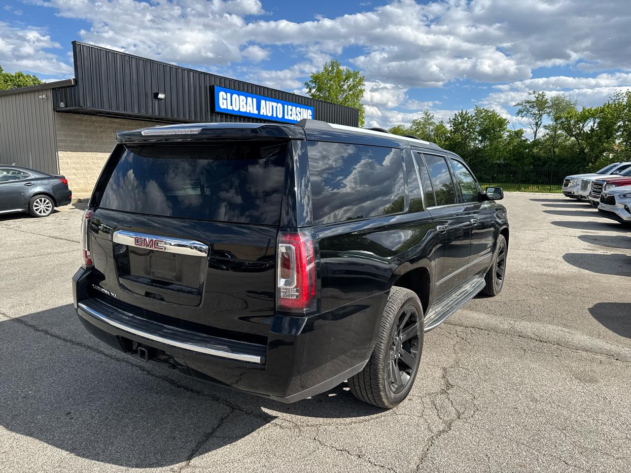 GMC Yukon XL Denali 4WD 2016