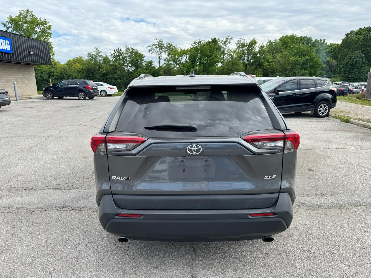 Toyota RAV4 XLE 2021