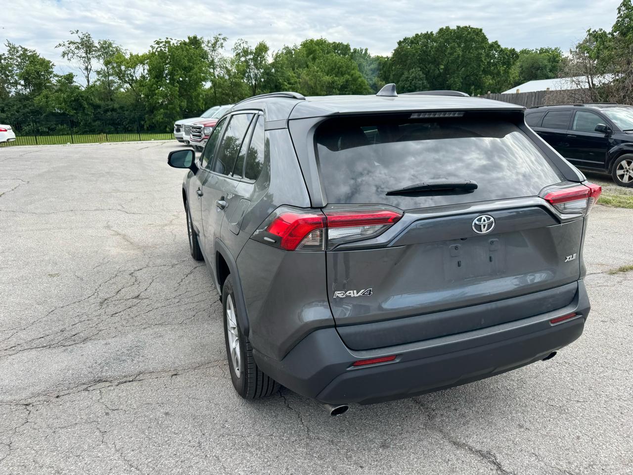 Toyota RAV4 XLE 2021