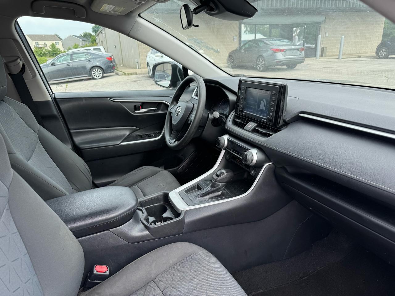 Toyota RAV4 XLE 2021