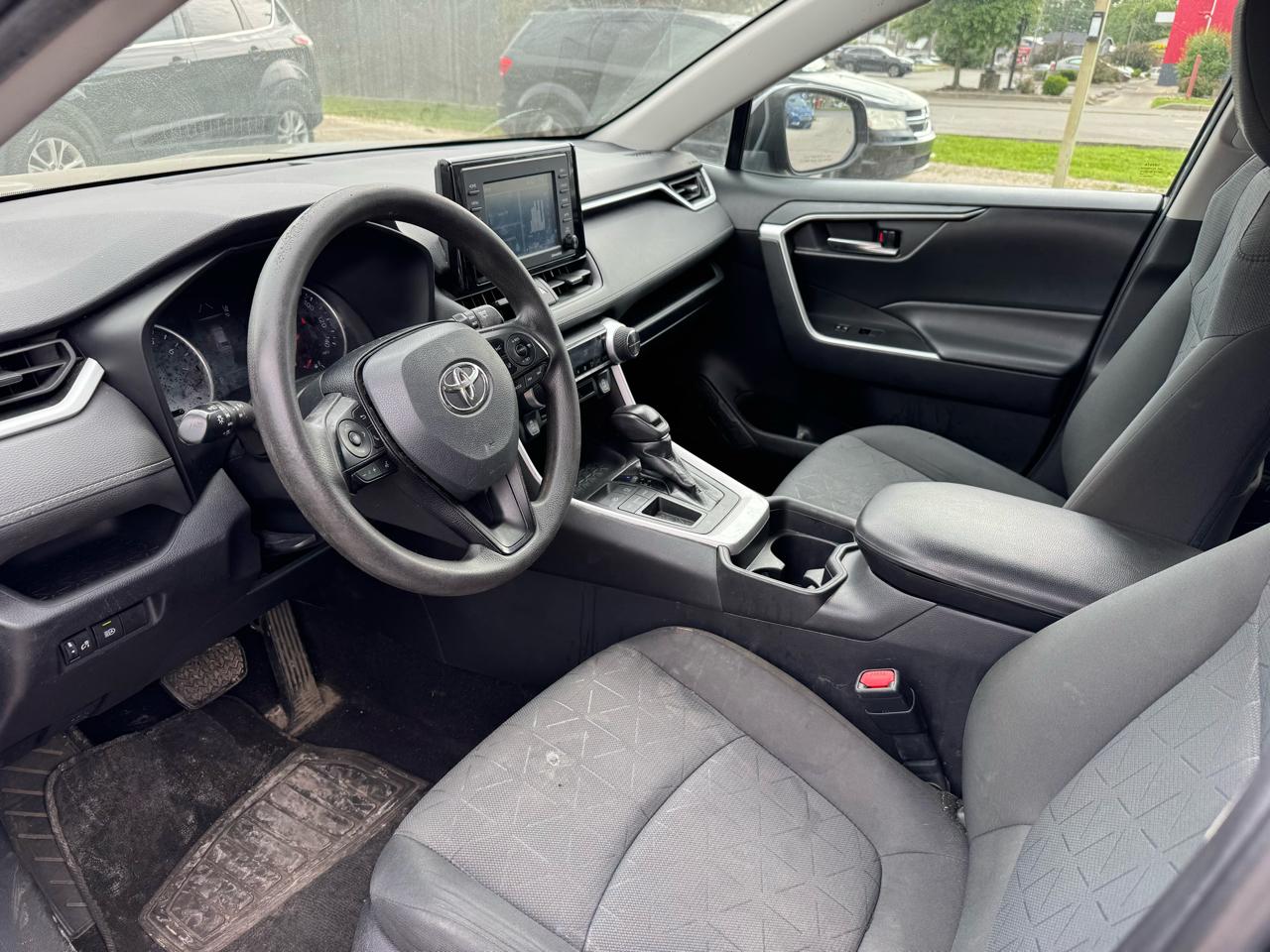 Toyota RAV4 XLE 2021