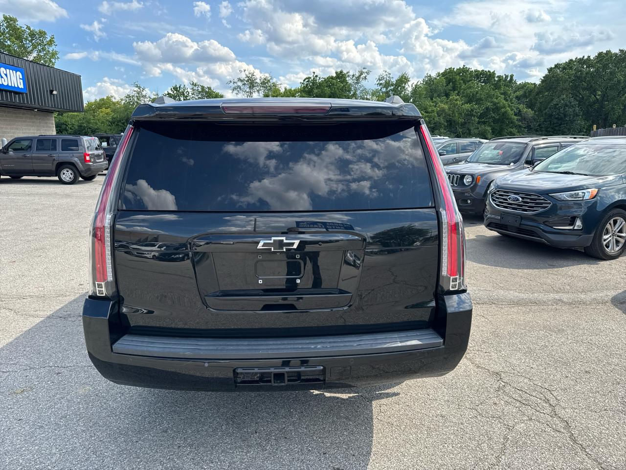Chevrolet Suburban LT 4WD 2016