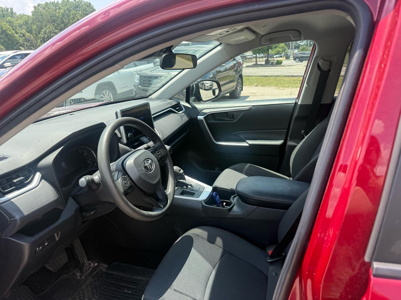 Toyota RAV4 LE 2023