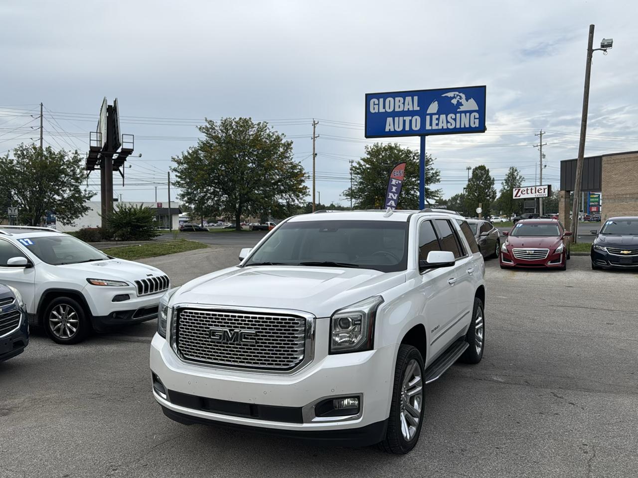 GMC Yukon Denali 4WD 2017