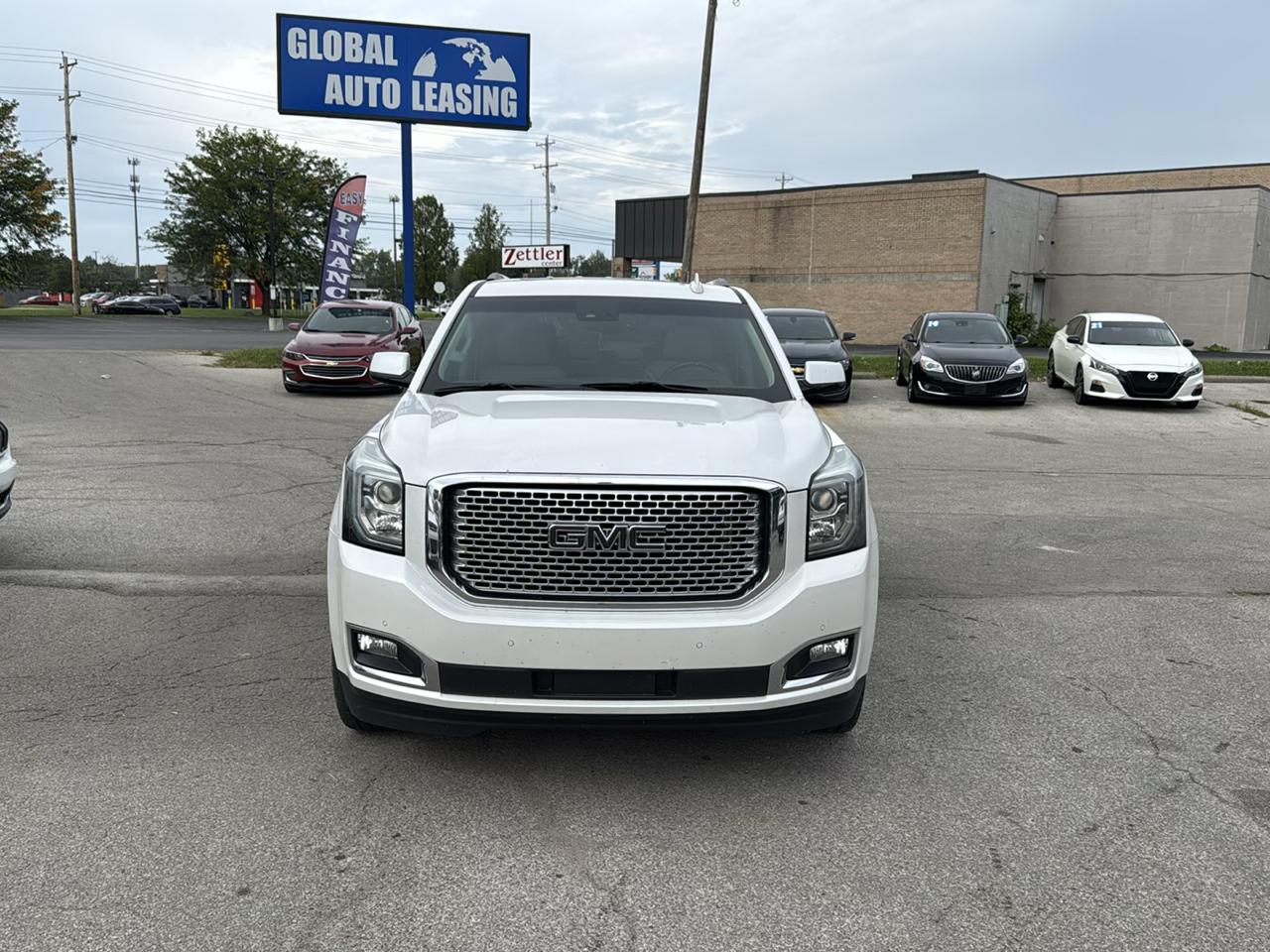 GMC Yukon Denali 4WD 2017