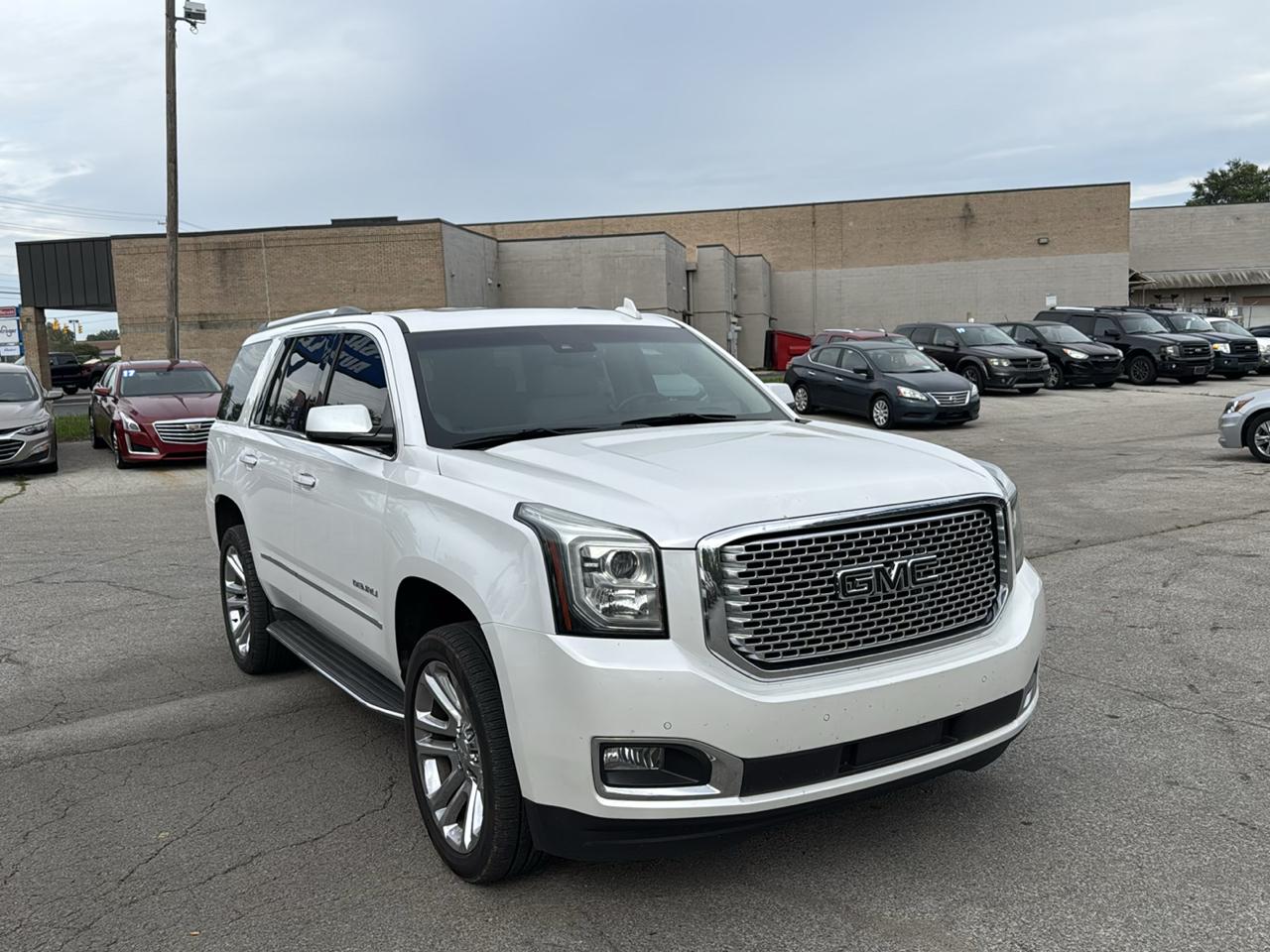 GMC Yukon Denali 4WD 2017