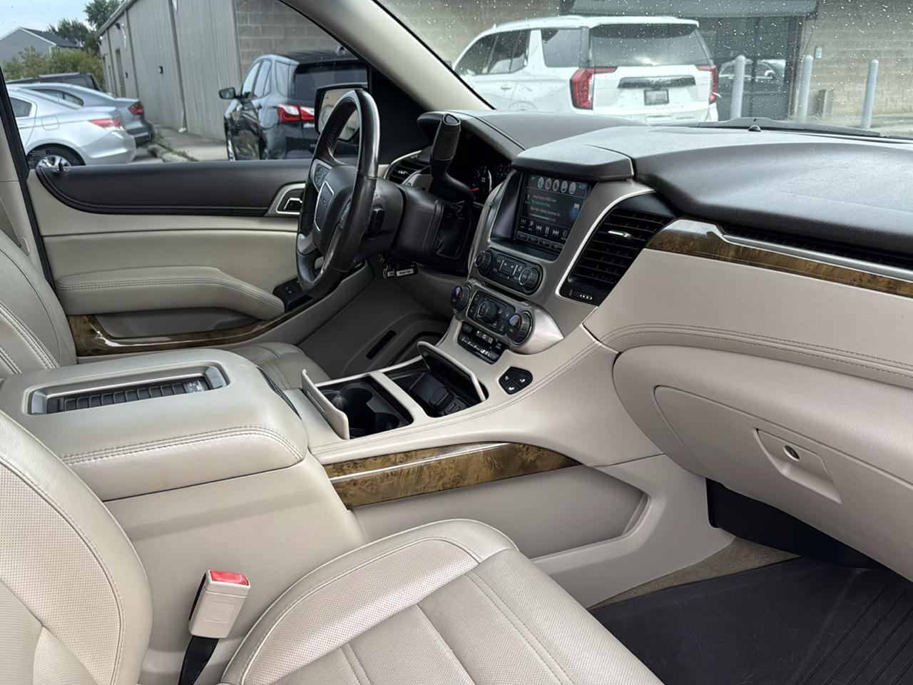 GMC Yukon Denali 4WD 2017