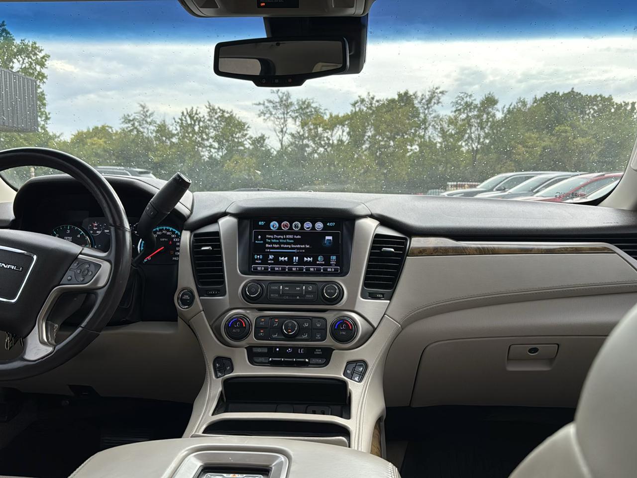 GMC Yukon Denali 4WD 2017