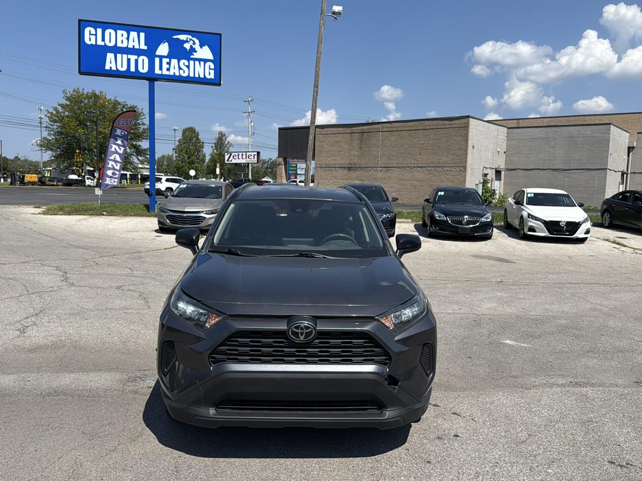 Toyota RAV4 LE AWD 2019