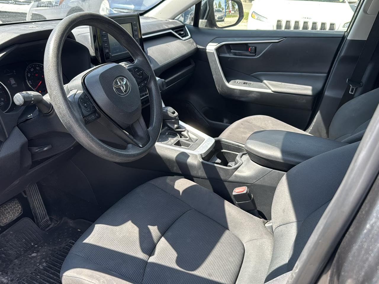 Toyota RAV4 LE AWD 2019
