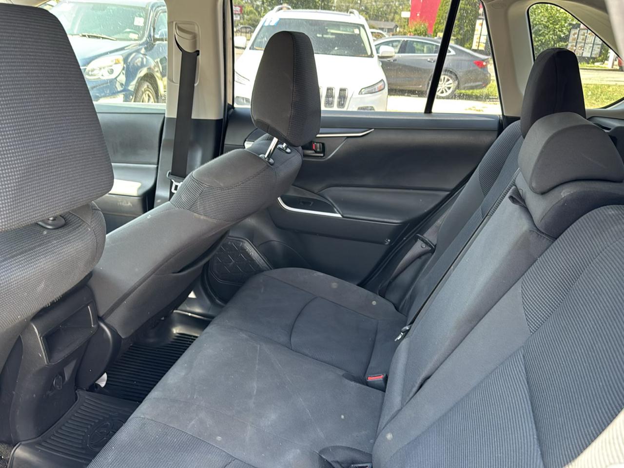 Toyota RAV4 LE AWD 2019