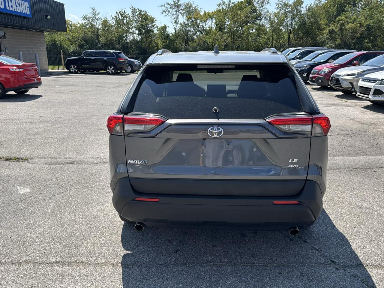 Toyota RAV4 LE AWD 2019