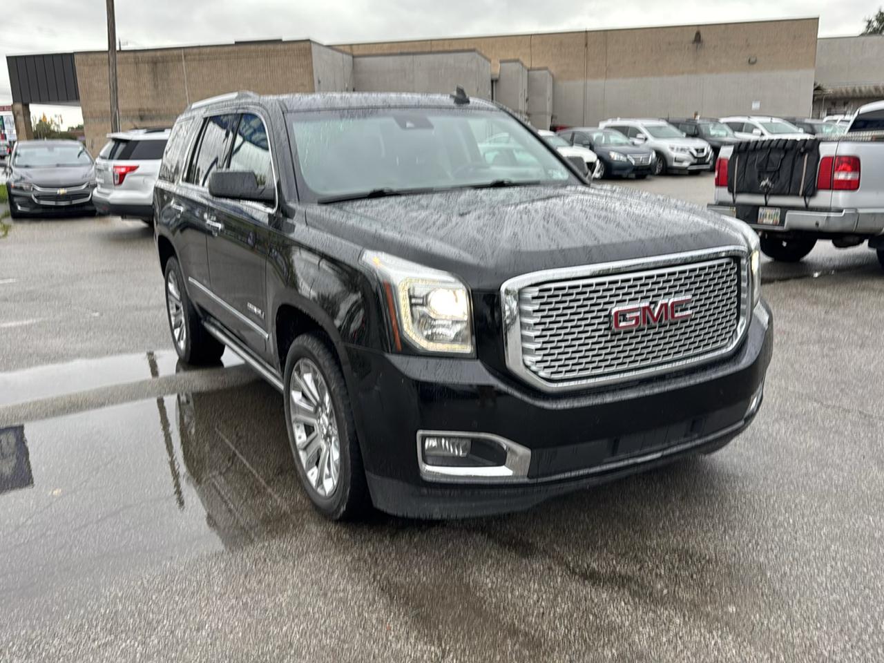 GMC Yukon Denali 4WD 2017