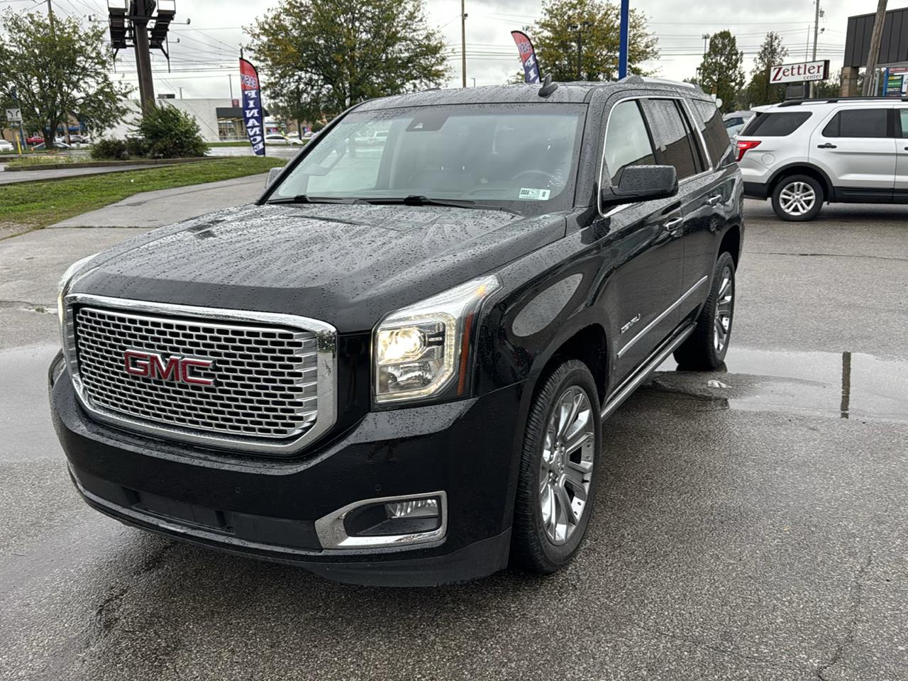 GMC Yukon Denali 4WD 2017