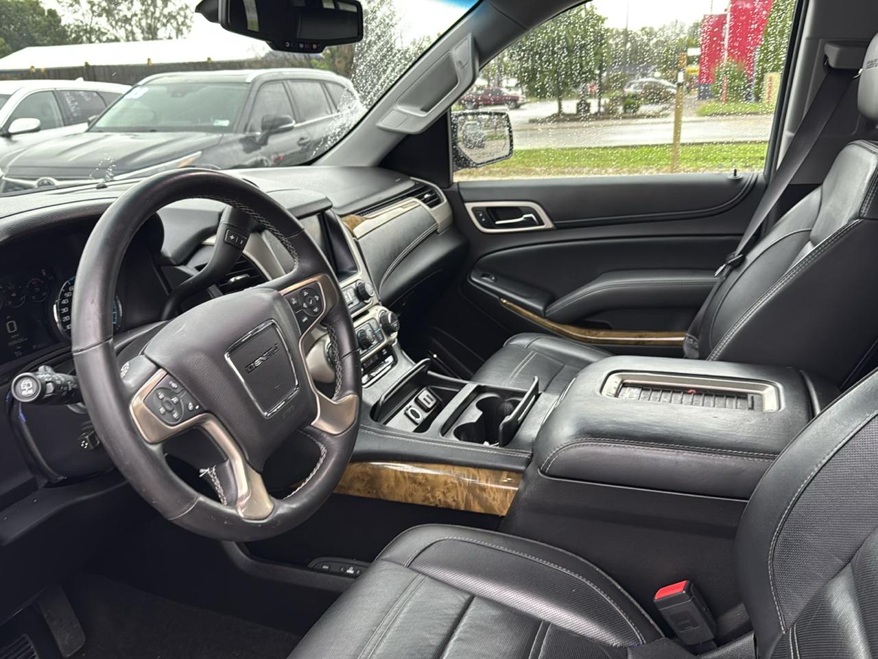 GMC Yukon Denali 4WD 2017