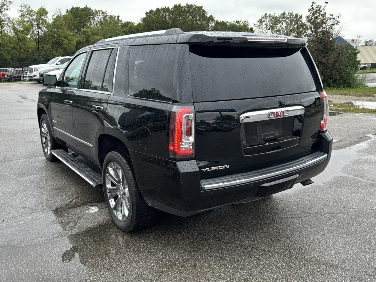 GMC Yukon Denali 4WD 2017
