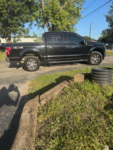 Ford F-150 SuperCrew 150" XLT 4WD 2019 Ford F-150 SuperCrew 150" XLT 4WD 2019