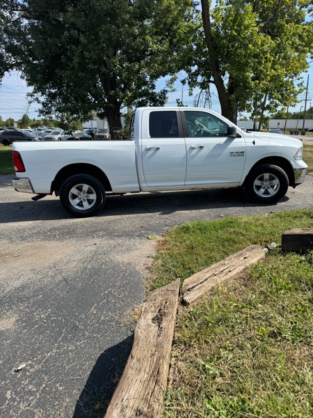 RAM 1500 4WD Quad Cab 140.5" SLT 2018 RAM 1500 4WD Quad Cab 140.5" SLT 2018