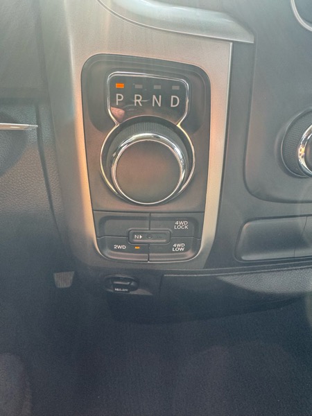 RAM 1500 4WD Quad Cab 140.5" SLT 2018 RAM 1500 4WD Quad Cab 140.5" SLT 2018