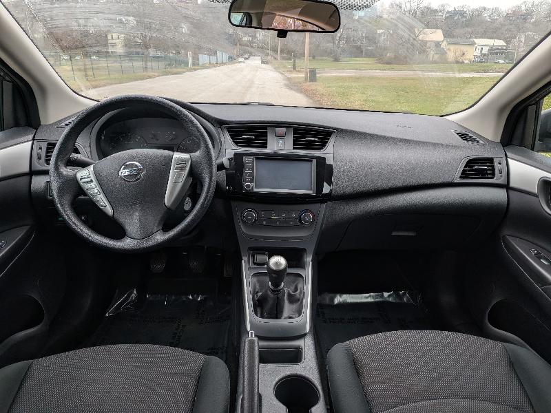 Nissan Sentra S 2019