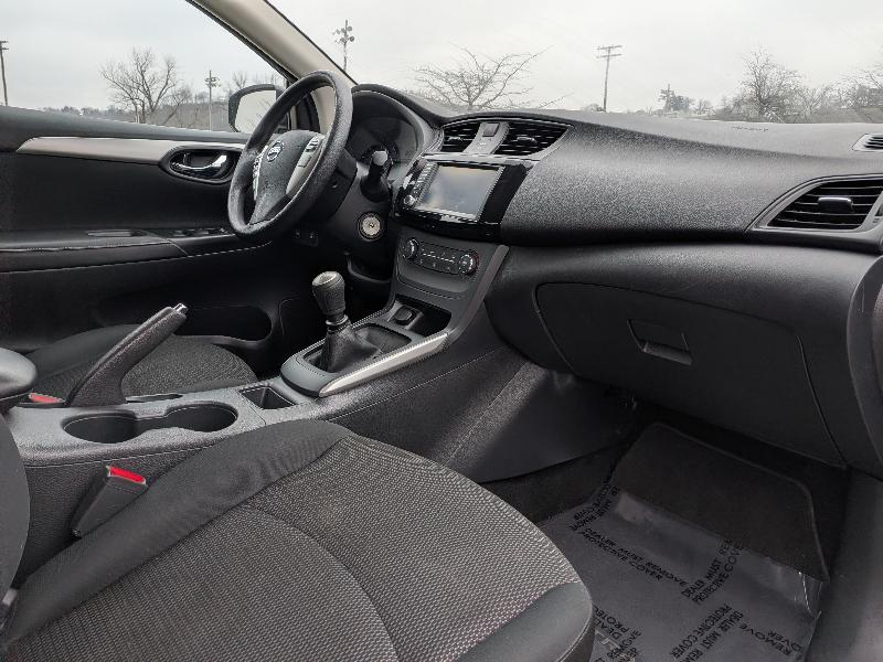 Nissan Sentra S 2019