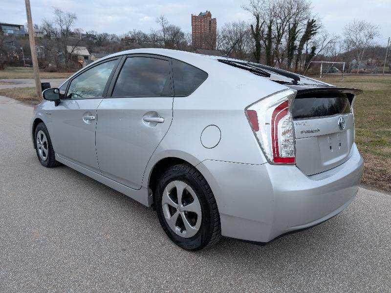 Toyota Prius Two 2012