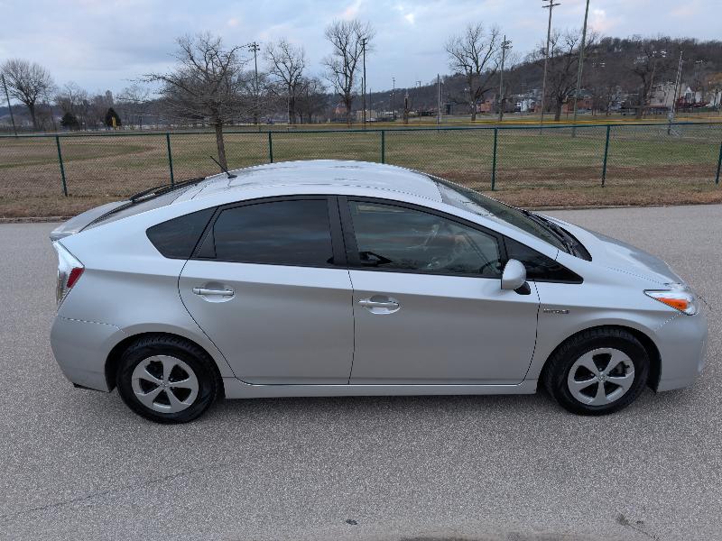 Toyota Prius Two 2012