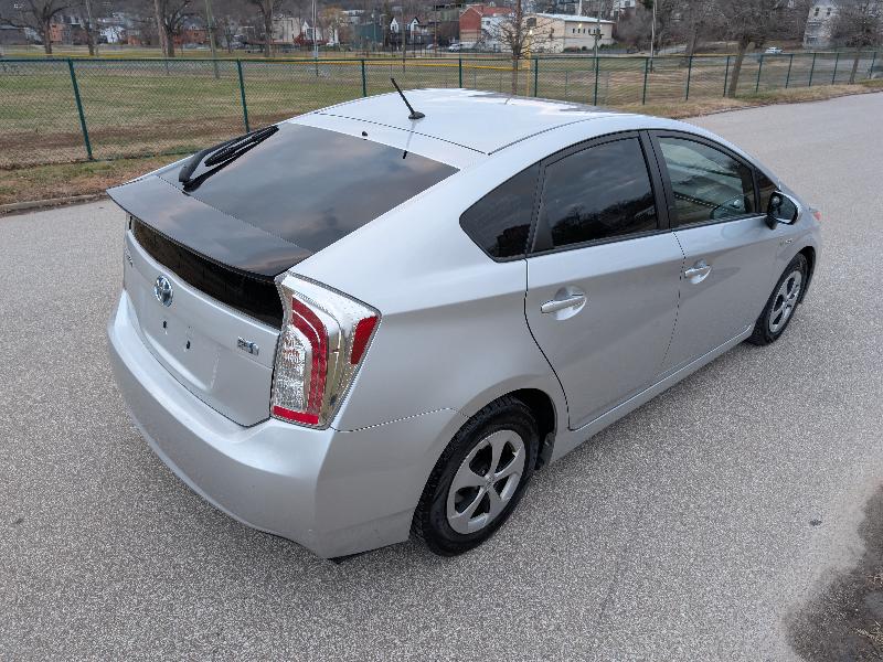 Toyota Prius Two 2012