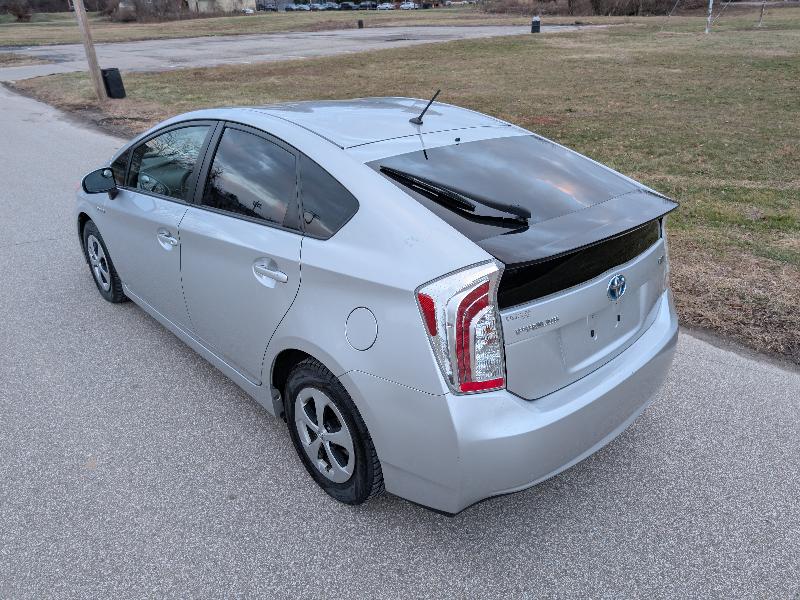 Toyota Prius Two 2012