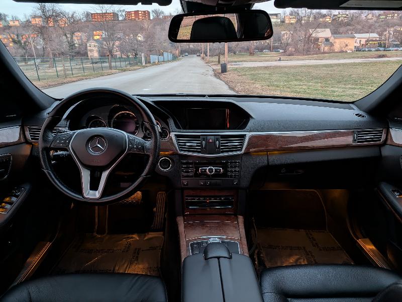 Mercedes-Benz E-Class E350 4MATIC Sedan 2012