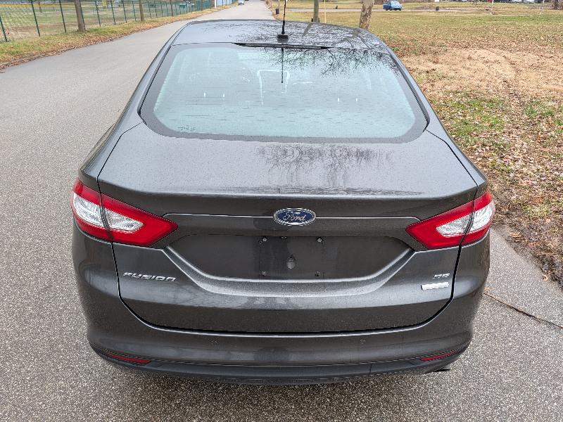 Ford Fusion SE 2016