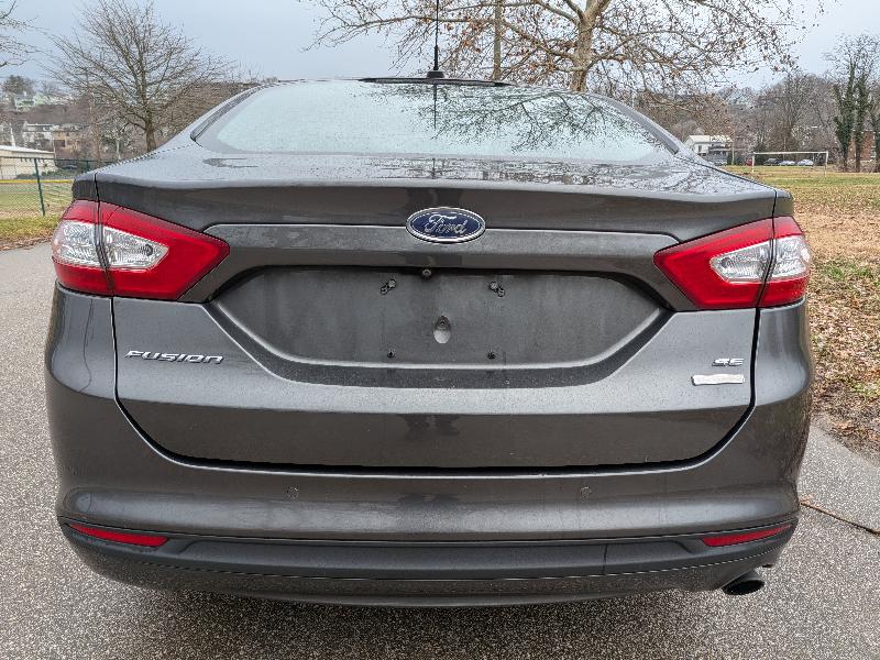 Ford Fusion SE 2016