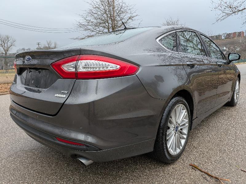 Ford Fusion SE 2016
