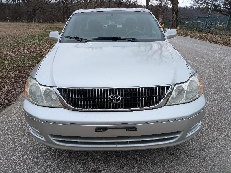 Toyota Avalon XL 2001