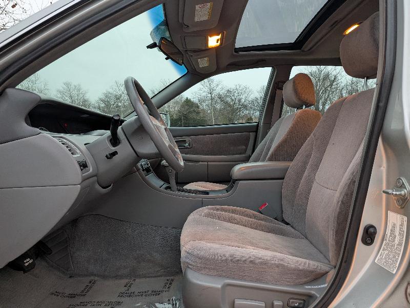 Toyota Avalon XL 2001