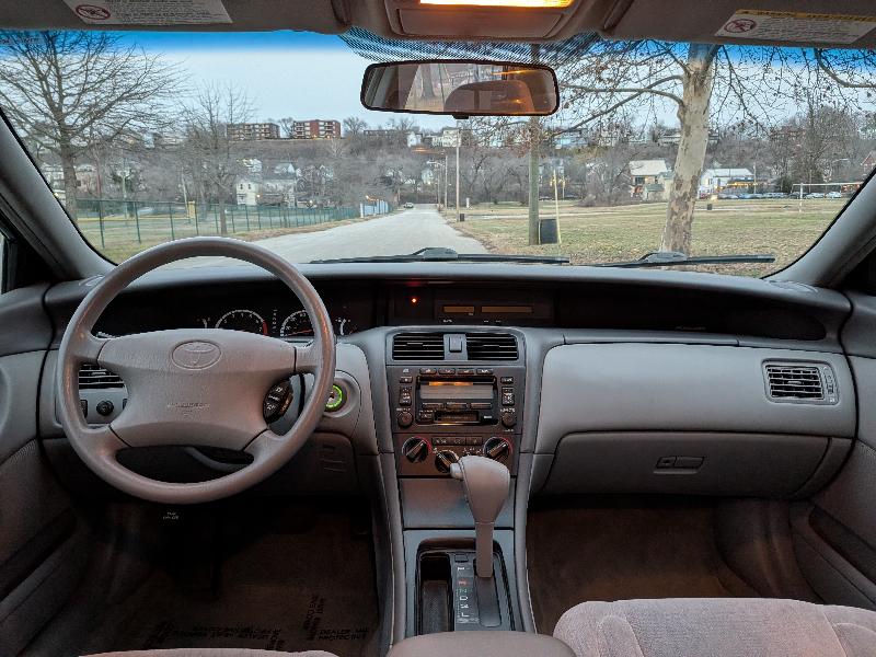 Toyota Avalon XL 2001