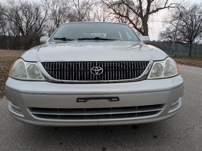 Toyota Avalon XL 2001