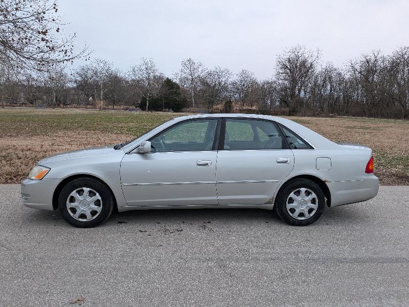 Toyota Avalon XL 2001