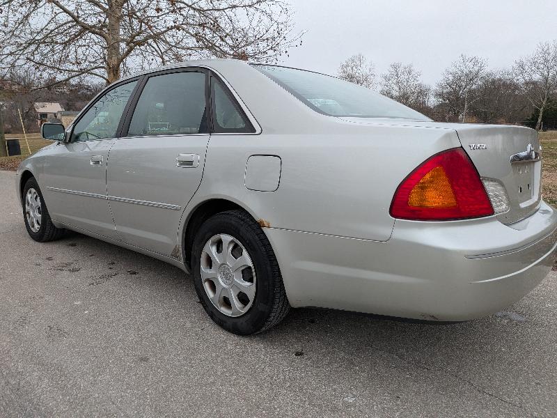 Toyota Avalon XL 2001