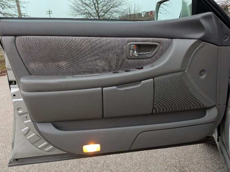 Toyota Avalon XL 2001