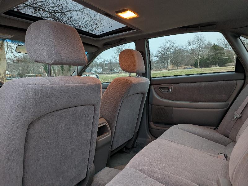 Toyota Avalon XL 2001