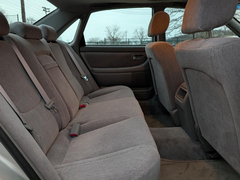 Toyota Avalon XL 2001