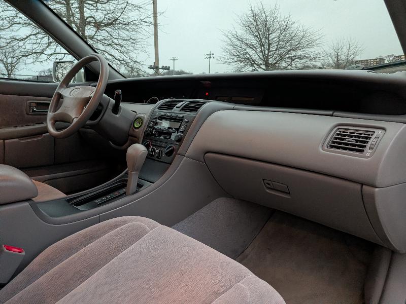 Toyota Avalon XL 2001