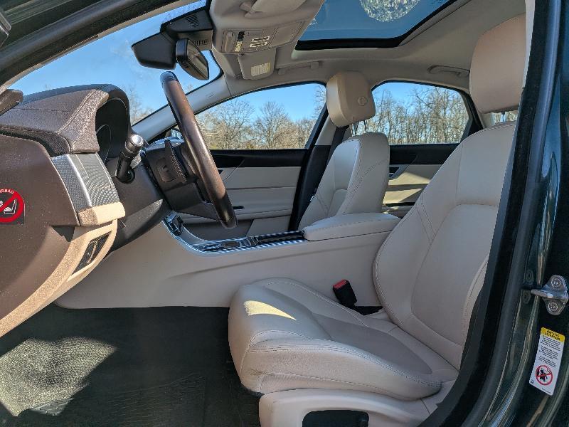 Jaguar XF-Series 35t Premium 2016