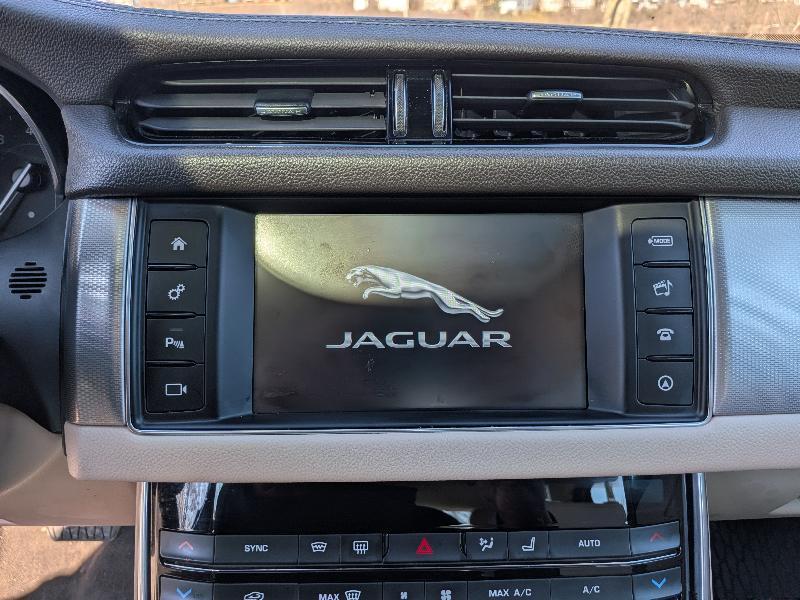 Jaguar XF-Series 35t Premium 2016