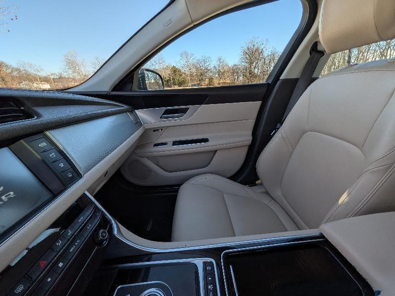 Jaguar XF-Series 35t Premium 2016
