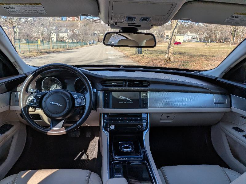 Jaguar XF-Series 35t Premium 2016