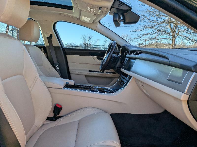 Jaguar XF-Series 35t Premium 2016