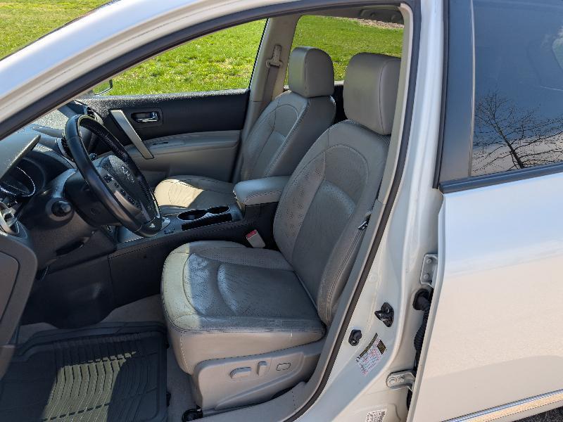 Nissan Rogue SL AWD 2011